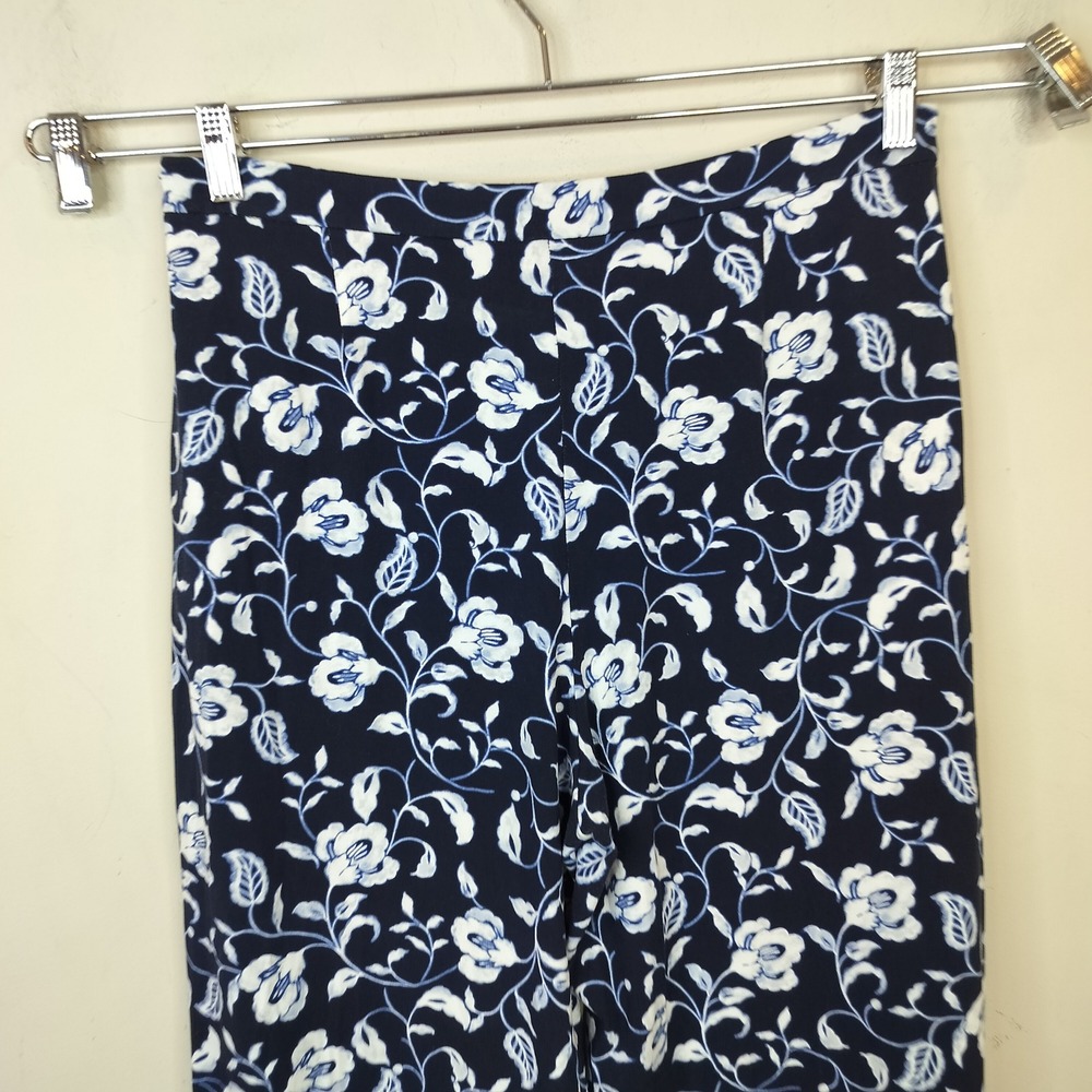 J. Jill Wearever Full-Leg Cropped Pants Women Medium Floral Knit Navy Blue - Picture 7 of 10